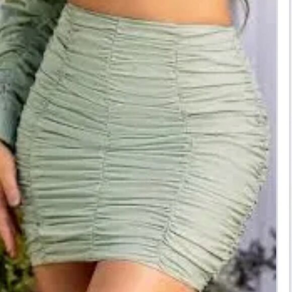 Club London Mini skirt sage. NWT. Size 6 - Picture 10 of 11